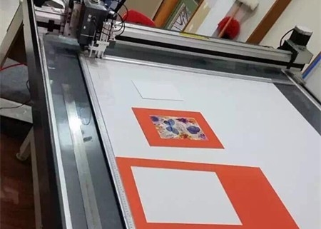 China High Speed Mat Board Cutting Machine Passepartout Picture Framer Windows supplier