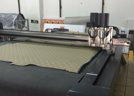 China Car Foot Pad Door Mat Mat Cutting Machine / Equipment Automatic Conveyor supplier