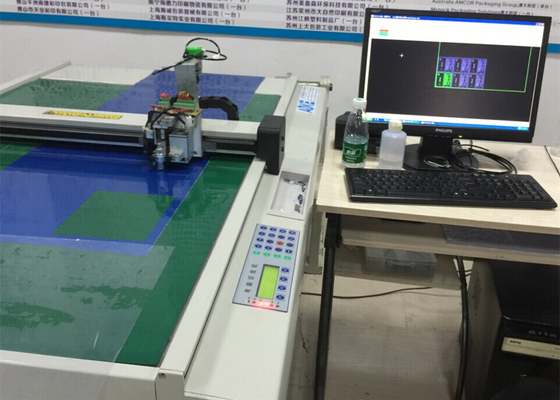 China Self Adhesive Vinyls Flatbed Plotter Kiss Cut Sticker Cutter Machine supplier
