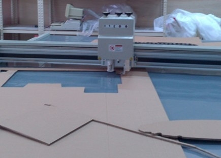 China B / C Flute Corrugated Sample Cutter Paper Digital Cutting Machine supplier