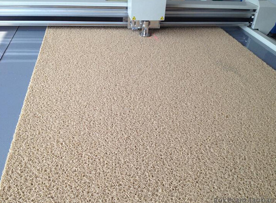 China PVC Coil Car Carpet Roll Cut Small Pieces Auto Carpet Mat CNC Cutting Machine supplier